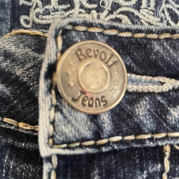 Revolt Size 12 Distressed Blue Jean Shorts - Picture 4 of 9
